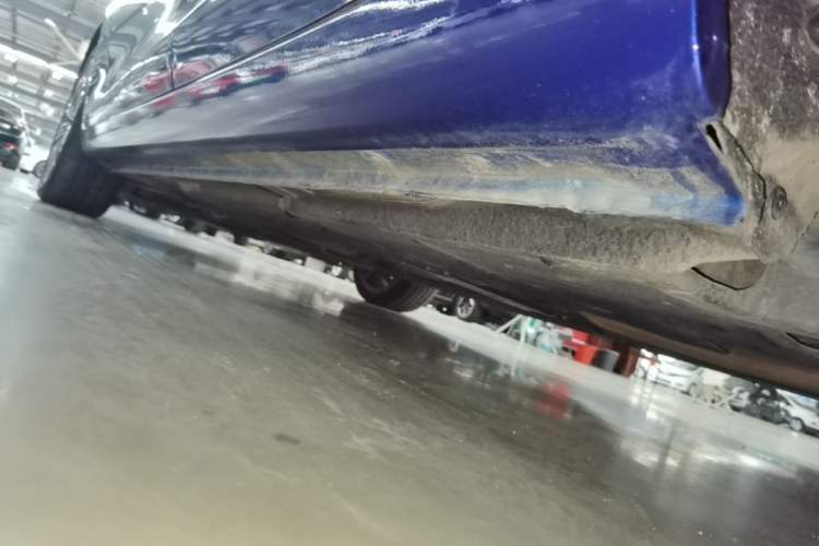 Used Hongqi H5 2022 Classic Model 1.5T DCT Flagship Edition Left Side Sill