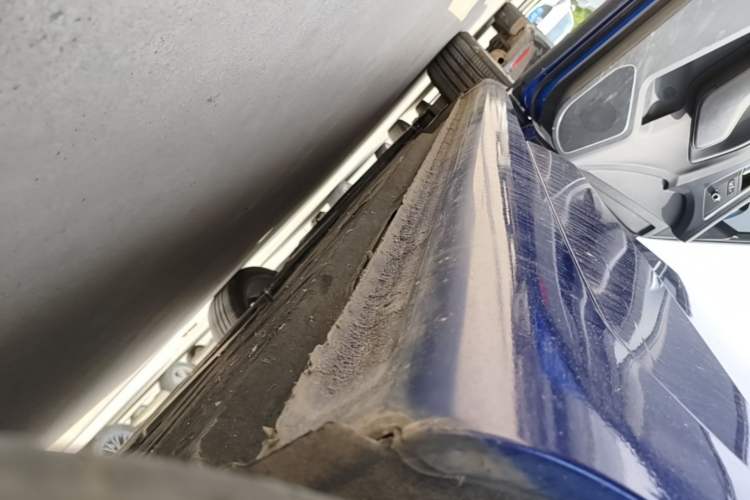 Used Hongqi H5 2022 Classic Model Facelift 1.8T Automatic Smart Connect Flagship Edition Left Side Sill