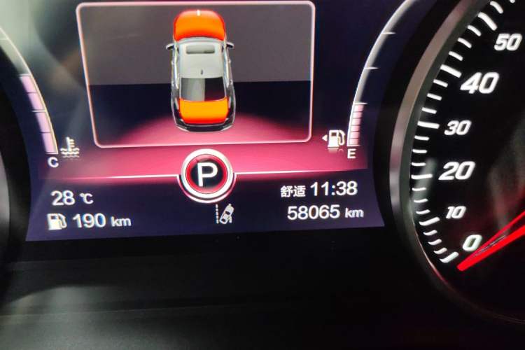 Used Hongqi H5 2022 Classic Model Facelift 1.8T Automatic Smart Connect Flagship Edition Odometer Close Up