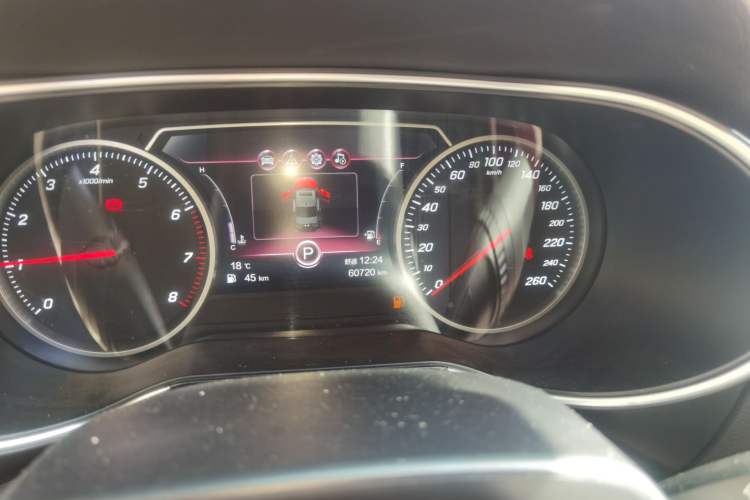 Used Hongqi H5 2022 Classic Model 1.5T DCT Flagship Edition Odometer Close Up