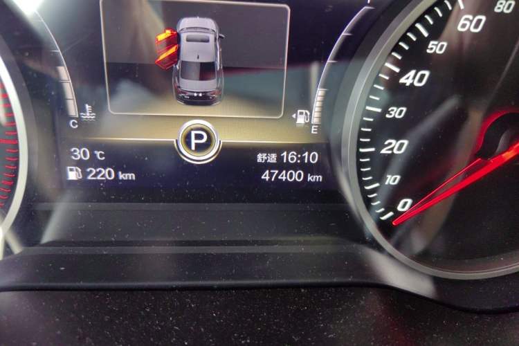 Used Hongqi H5 2022 Classic Model Facelift 1.8T Automatic Smart Connect Flagship Edition Odometer Close Up