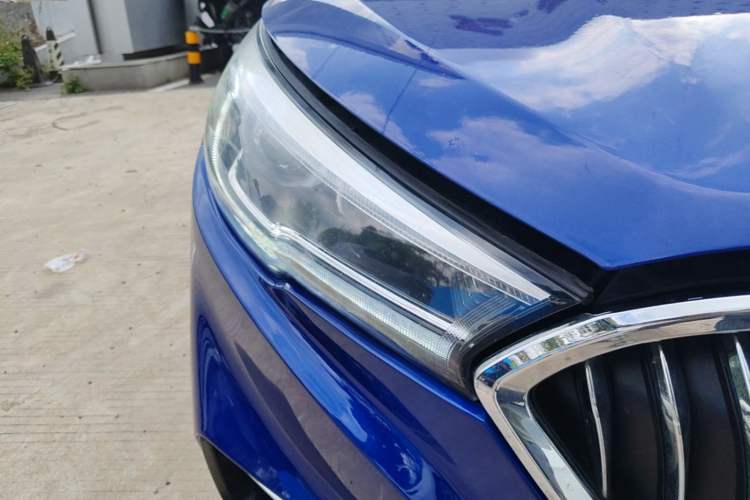Used Hongqi H5 2022 Classic Model Facelift 1.5T DCT Qiyun Edition Right Front Headlight