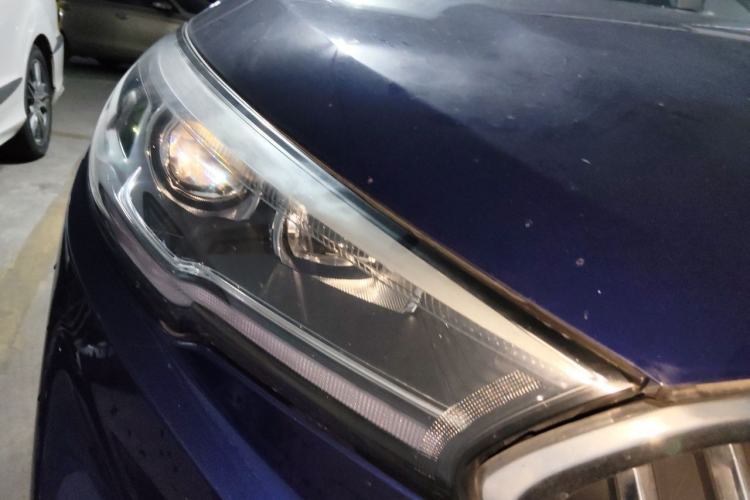 Used Hongqi H5 2022 Classic Model Facelift 1.8T Automatic Smart Connect Flagship Edition Right Front Headlight