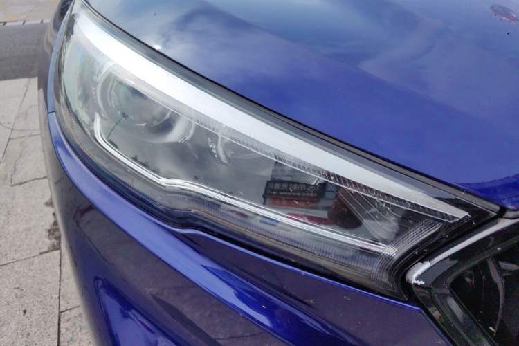 Used Hongqi H5 2022 Classic Model Facelift 1.8T Automatic Smart Connect Flagship Edition Right Front Headlight