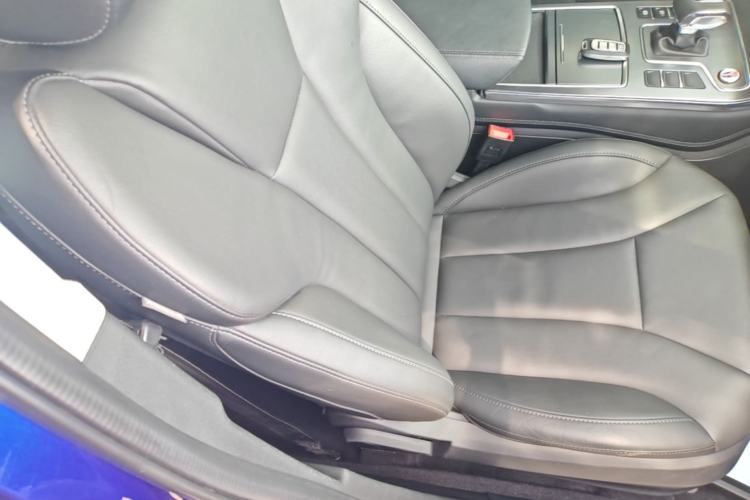 Used Hongqi H5 2022 Classic Model 1.8T Automatic Smart Connect Flagship Edition Right Front Seat