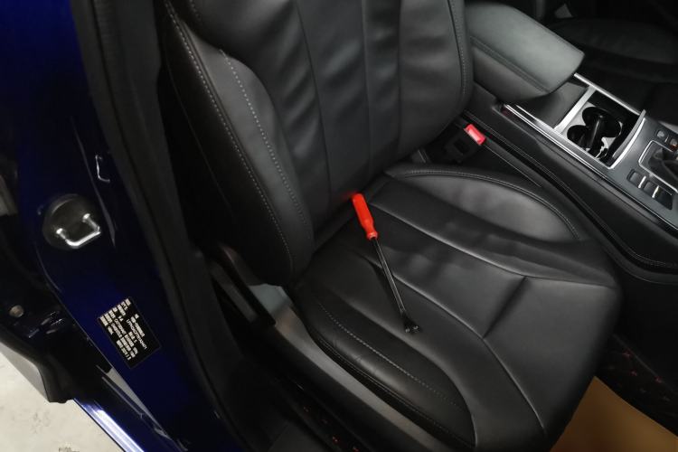 Used Hongqi H5 2022 Classic Model Facelift 1.5T DCT Qiyun Edition Right Front Seat