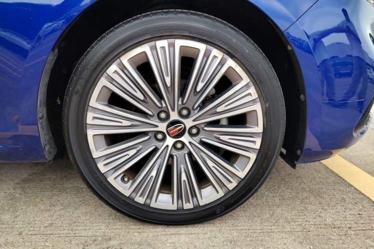 Used Hongqi H5 2022 Classic Model Facelift 1.5T DCT Qiyun Edition Right Front Wheel Hub