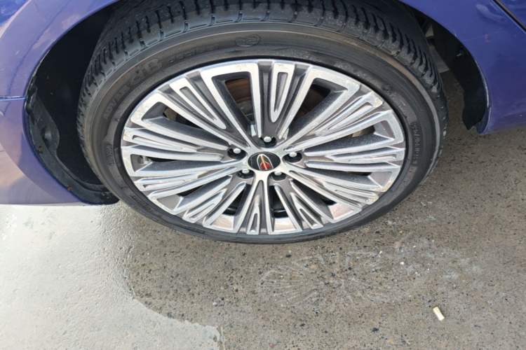 Used Hongqi H5 2022 Classic Model Facelift 1.5T DCT Qiyun Edition Right Rear Wheel Hub