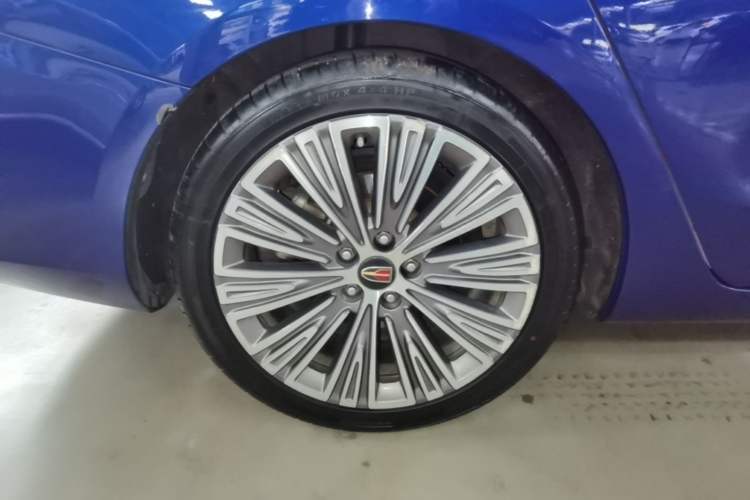 Used Hongqi H5 2022 Classic Model 1.5T DCT Flagship Edition Right Rear Wheel Hub