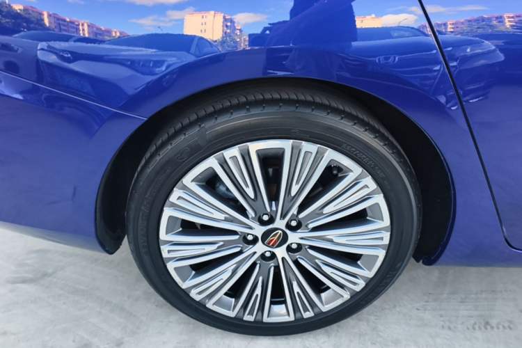 Used Hongqi H5 2022 Classic Model Facelift 1.5T DCT Qiyun Edition Right Rear Wheel Hub