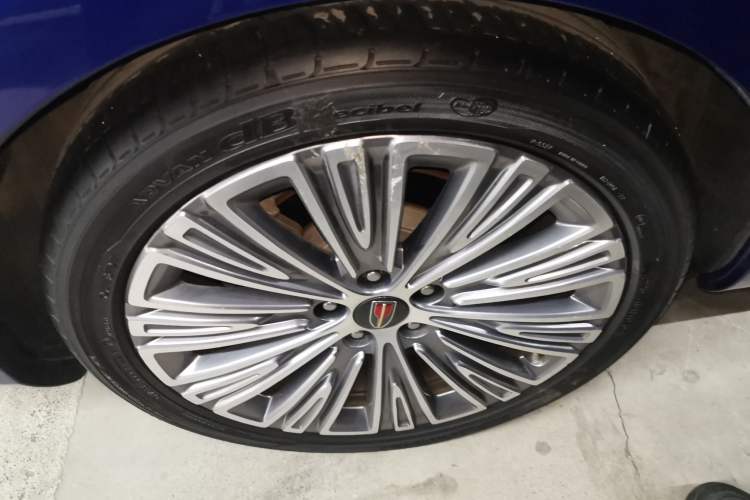 Used Hongqi H5 2022 Classic Model Facelift 1.5T DCT Qiyun Edition Right Rear Wheel Hub