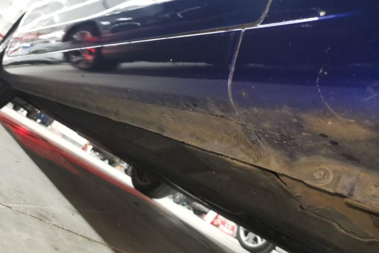 Used Hongqi H5 2022 Classic Model Facelift 1.5T DCT Qiyun Edition Right Side Sill