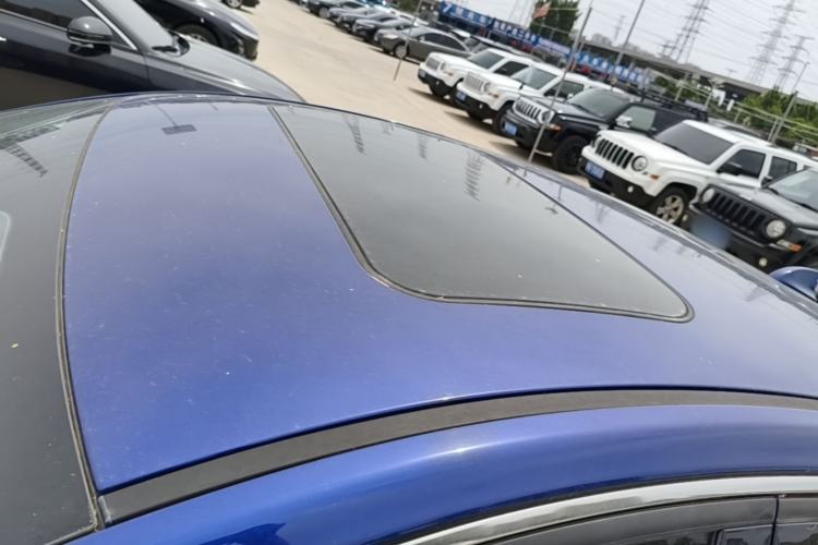 Used Hongqi H5 2022 Classic Model Facelift 1.8T Automatic Smart Connect Flagship Edition Roof
