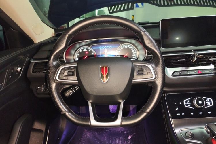 Used Hongqi H5 2022 Classic Model Facelift 1.8T Automatic Smart Connect Flagship Edition Steering Wheel