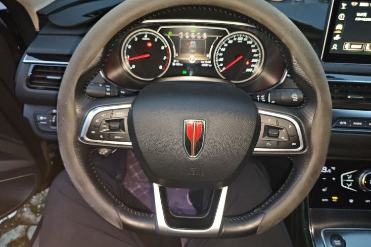 Used Hongqi H5 2022 Classic Model 1.8T Automatic Smart Connect Flagship Edition Steering Wheel