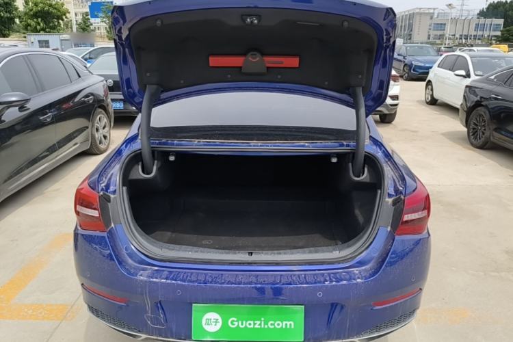 Used Hongqi H5 2022 Classic Model Facelift 1.8T Automatic Smart Connect Flagship Edition Trunk