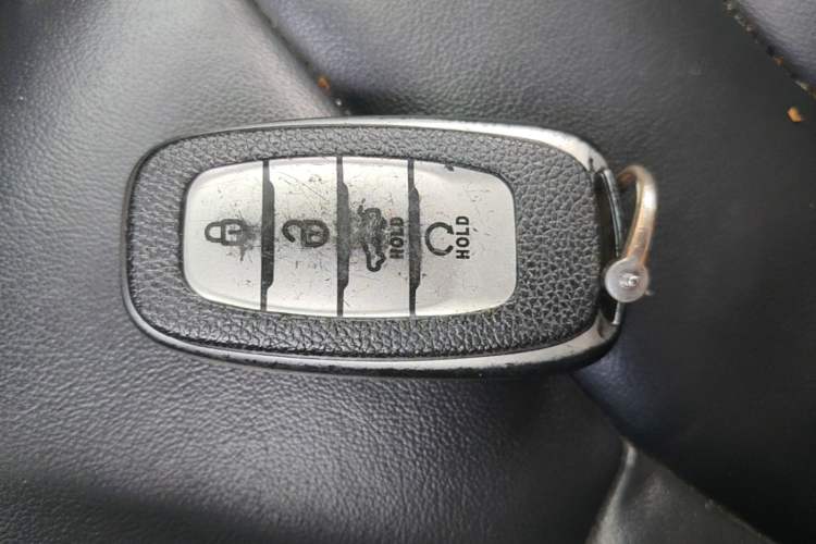 Used Hongqi H5 2022 Classic Model Facelift 1.5T DCT Qiyun Edition Vehicle Key