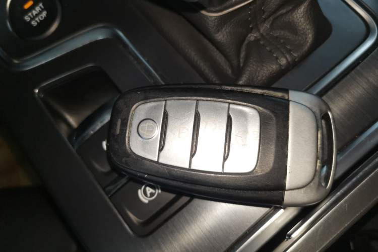 Used Hongqi H5 2022 Classic Model Facelift 1.5T DCT Qiyun Edition Vehicle Key