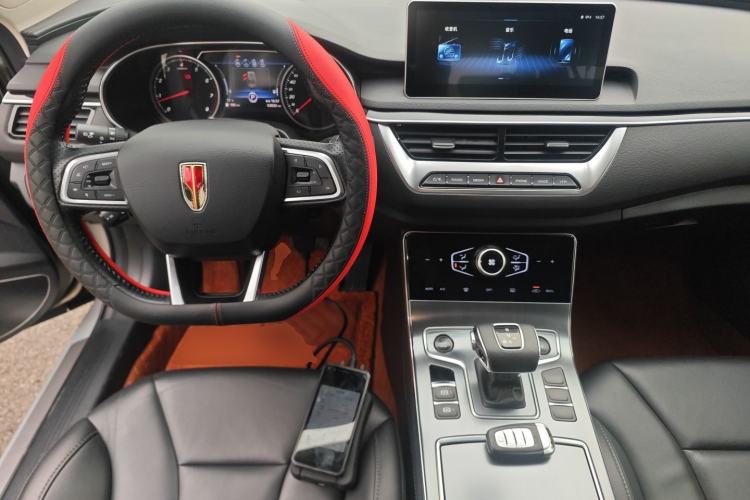 Used Hongqi H5 2022 Classic Model Facelift 1.5T DCT Qiyun Edition Center Console