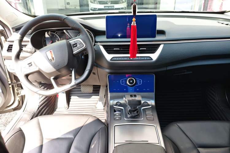 Used Hongqi H5 2022 Classic Model Facelift 1.5T DCT Qiyun Edition Center Console