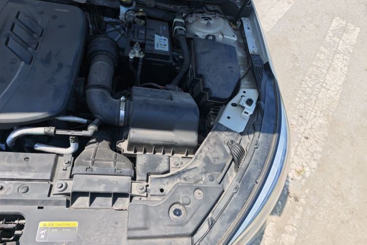 Used Hongqi H5 2022 Classic Model 1.5T DCT Flagship Edition Engine Bay Left