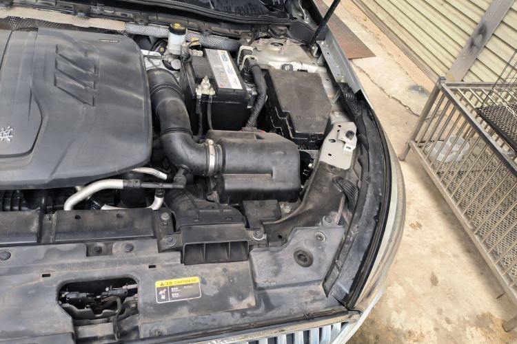 Used Hongqi H5 2022 Classic Model 1.5T DCT Flagship Edition Engine Bay Left