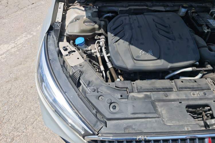 Used Hongqi H5 2022 Classic Model 1.5T DCT Flagship Edition Engine Bay Right