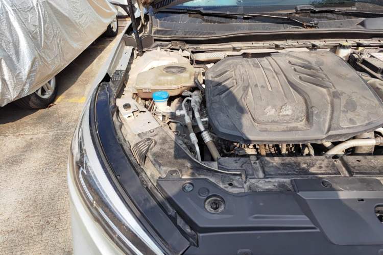 Used Hongqi H5 2022 Classic Model 1.5T DCT Flagship Edition Engine Bay Right