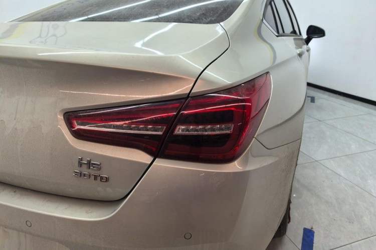 Used Hongqi H5 2022 Classic Model 1.5T DCT Flagship Edition Exterior 5