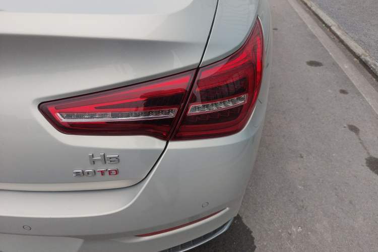 Used Hongqi H5 2022 Classic Model Facelift 1.5T DCT Qiyun Edition Exterior 8
