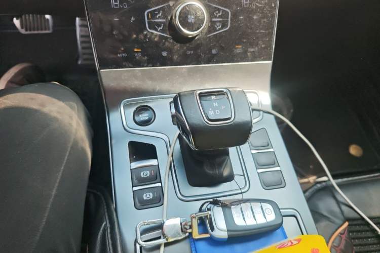 Used Hongqi H5 2022 Classic Model 1.5T DCT Flagship Edition Gear Lever