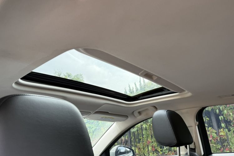 Used Hongqi H5 2022 Classic Model Facelift 1.5T DCT Qiyun Edition Headliner