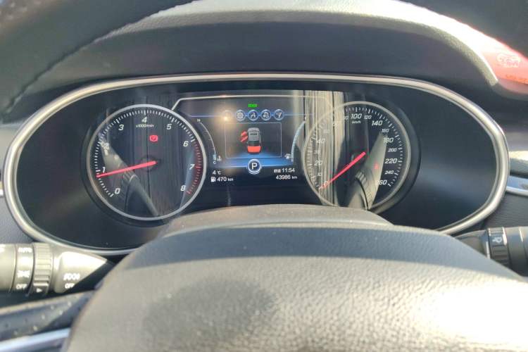 Used Hongqi H5 2022 Classic Model Facelift 1.8T Automatic Smart Connect Flagship Edition Instrument Cluster