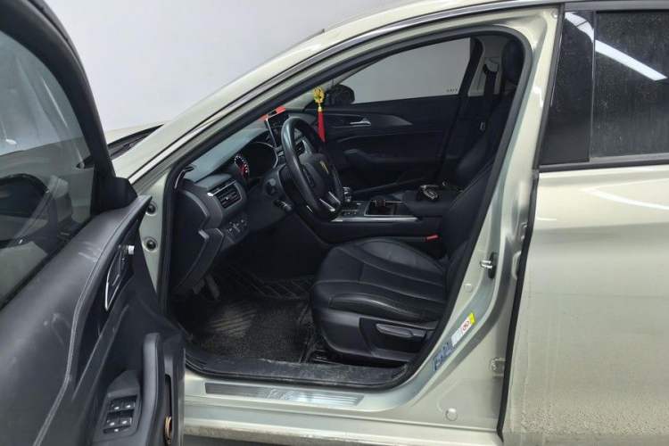 Used Hongqi H5 2022 Classic Model 1.5T DCT Flagship Edition Interior 1