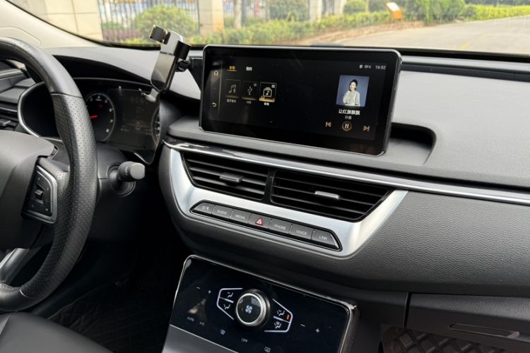 Used Hongqi H5 2022 Classic Model Facelift 1.5T DCT Qiyun Edition Interior 2