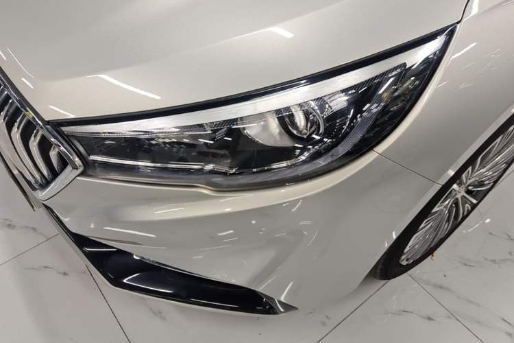 Used Hongqi H5 2022 Classic Model Facelift 1.5T DCT Qiyun Edition Left Front Headlight