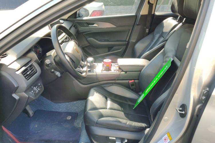 Used Hongqi H5 2022 Classic Model Facelift 1.8T Automatic Smart Connect Flagship Edition Left Front Seat