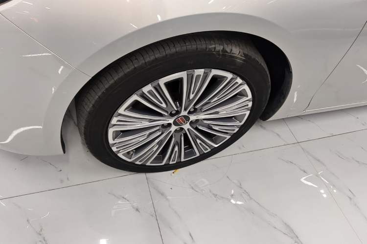 Used Hongqi H5 2022 Classic Model Facelift 1.5T DCT Qiyun Edition Left Front Wheel Hub