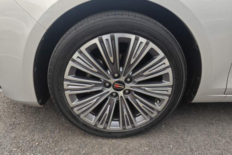 Used Hongqi H5 2022 Classic Model Facelift 1.5T DCT Qiyun Edition Left Front Wheel Hub