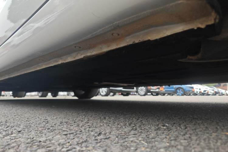 Used Hongqi H5 2022 Classic Model Facelift 1.5T DCT Qiyun Edition Left Side Sill
