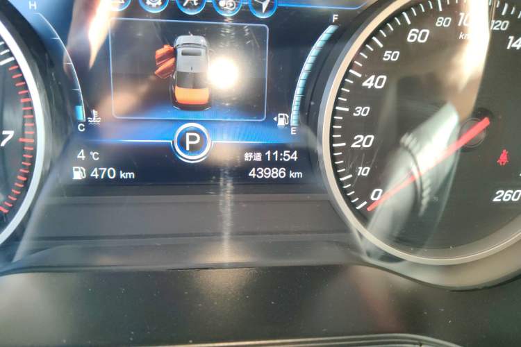 Used Hongqi H5 2022 Classic Model Facelift 1.8T Automatic Smart Connect Flagship Edition Odometer Close Up