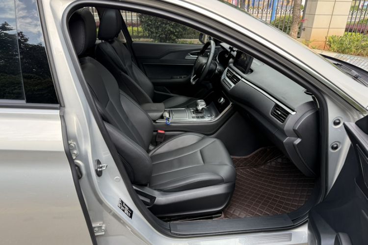 Used Hongqi H5 2022 Classic Model Facelift 1.5T DCT Qiyun Edition Right Front Seat