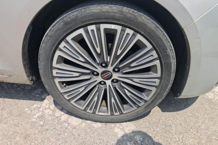 Used Hongqi H5 2022 Classic Model 1.5T DCT Flagship Edition Right Front Wheel Hub