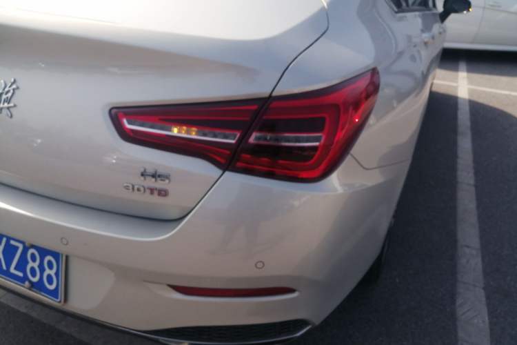 Used Hongqi H5 2022 Classic Model Facelift 1.5T DCT Qiyun Edition Right Rear Taillight