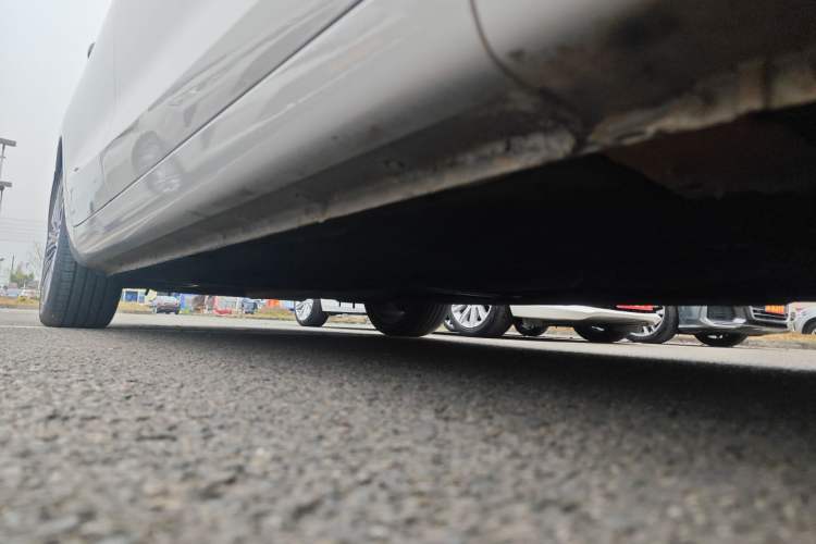 Used Hongqi H5 2022 Classic Model Facelift 1.5T DCT Qiyun Edition Right Side Sill