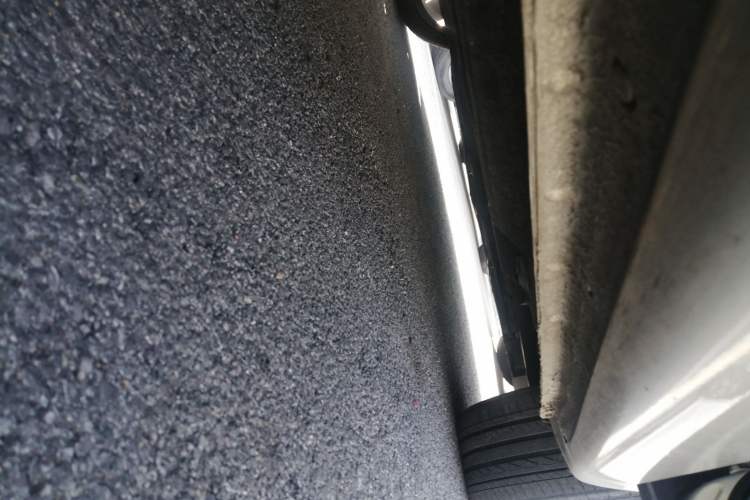 Used Hongqi H5 2022 Classic Model Facelift 1.5T DCT Qiyun Edition Right Side Sill