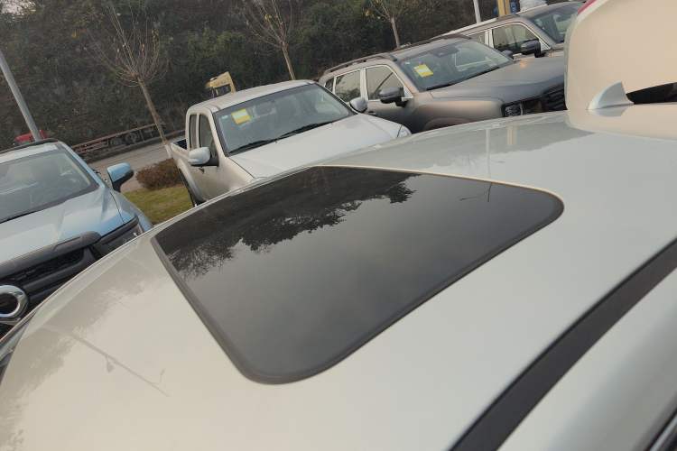 Used Hongqi H5 2022 Classic Model Facelift 1.5T DCT Qiyun Edition Roof