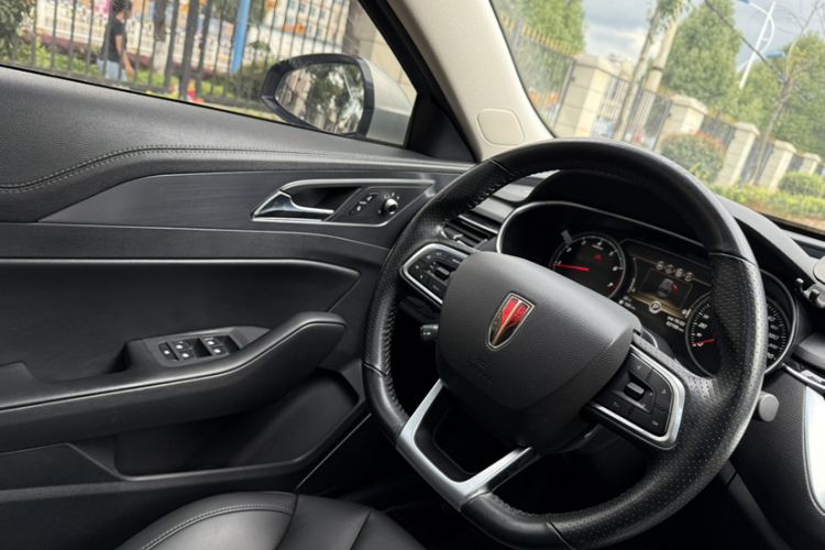 Used Hongqi H5 2022 Classic Model Facelift 1.5T DCT Qiyun Edition Steering Wheel