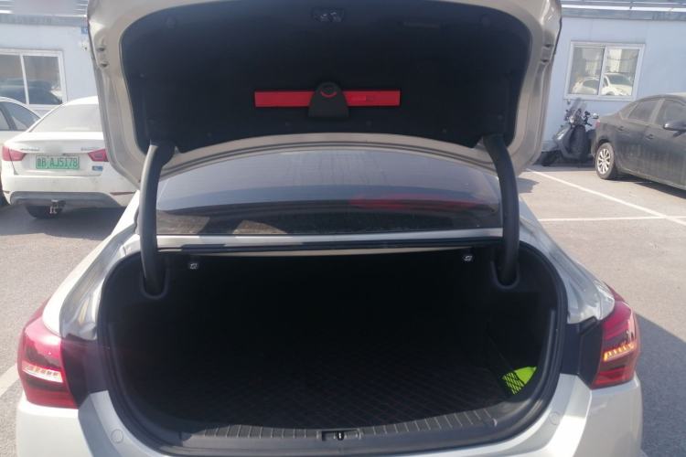 Used Hongqi H5 2022 Classic Model Facelift 1.5T DCT Qiyun Edition Trunk