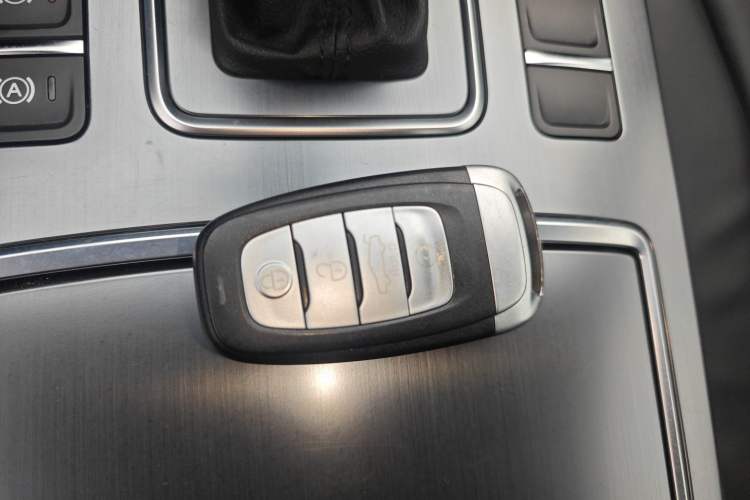 Used Hongqi H5 2022 Classic Model Facelift 1.5T DCT Qiyun Edition Vehicle Key
